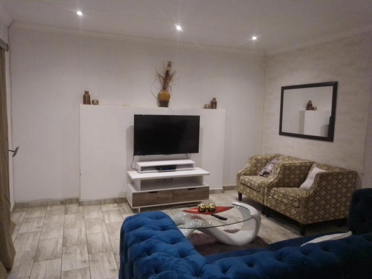 Mayberrypark Guest Lodge Alberton Buitenkant foto