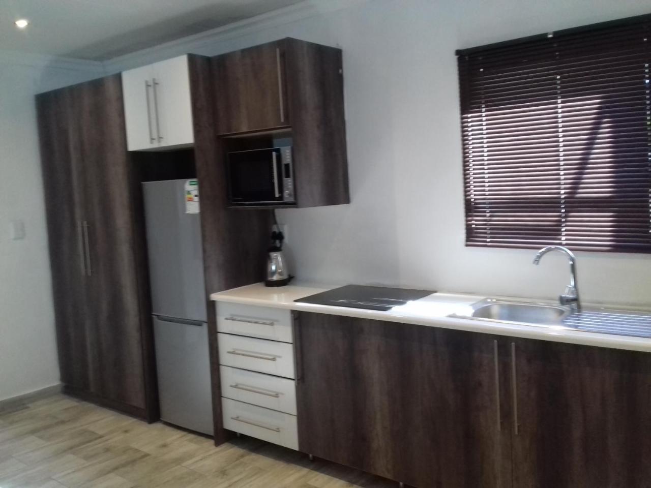 Mayberrypark Guest Lodge Alberton Buitenkant foto