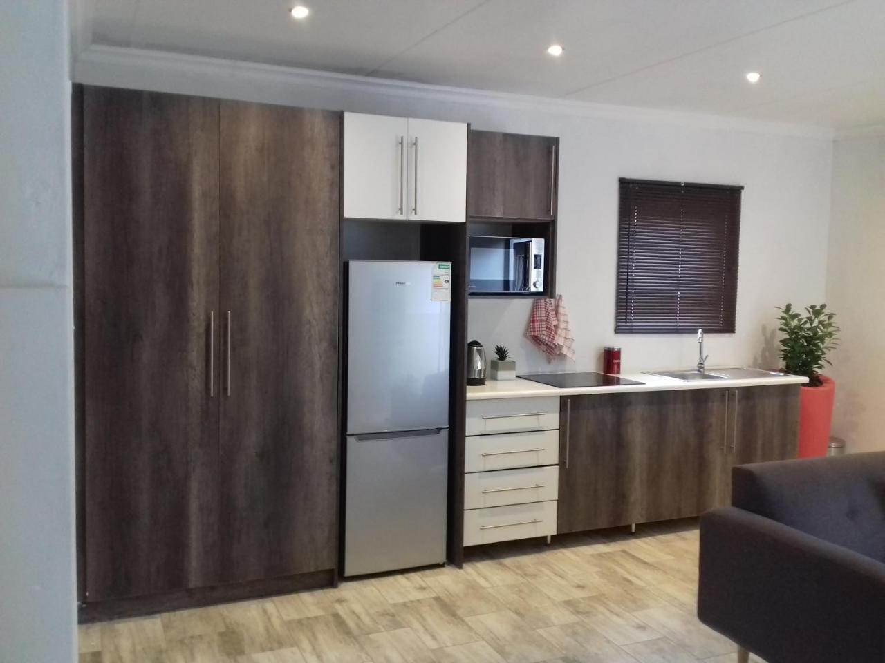 Mayberrypark Guest Lodge Alberton Buitenkant foto